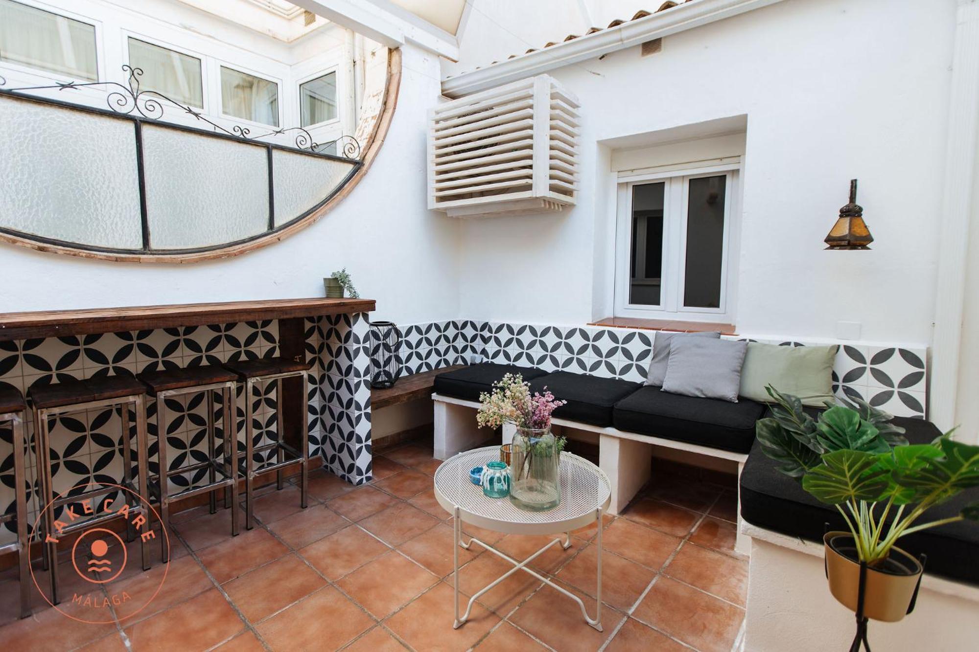 Apartment Casa Riad With Spacious Patio - Tcm Málaga Eksteriør billede